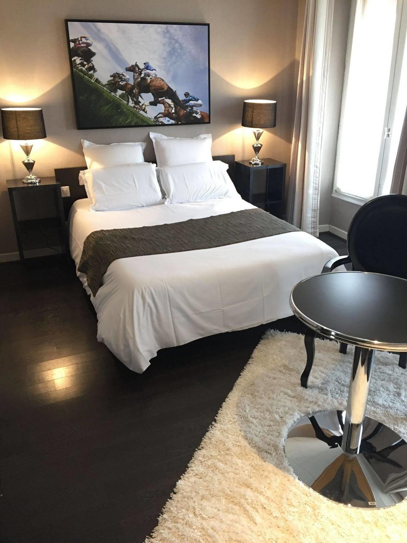 Hotel L'Avenue Шантійї Екстер'єр фото